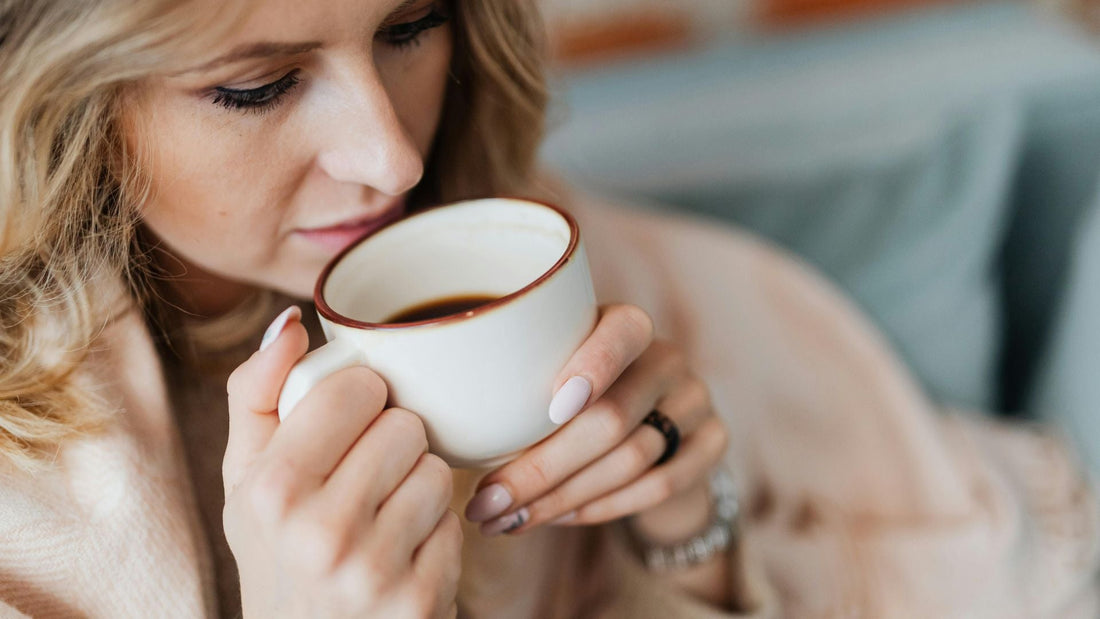 Cortisol et café : le timing qui change tout